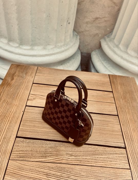 Сумка Louis Vuitton Alma bb N40606 ( оригинальная в идеальном состоянии )