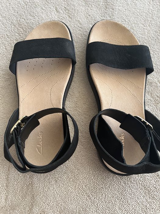 Sandálias Clarks Pretas tamanho 37 novas