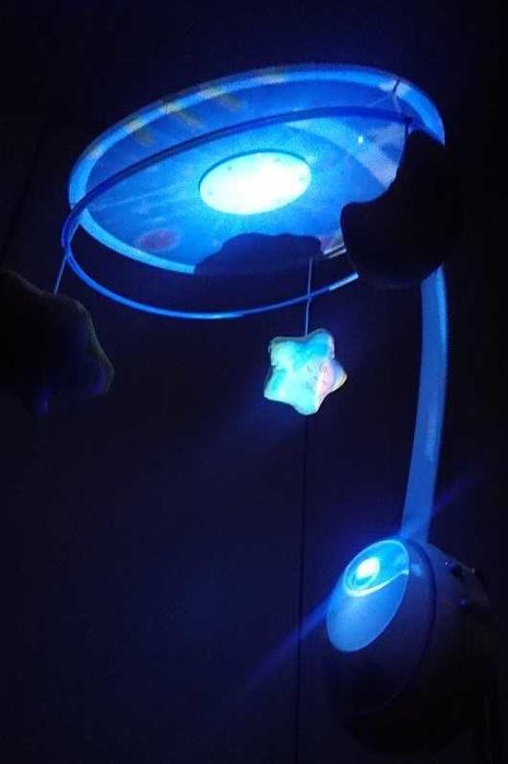 Móbile musical para bebé: “First Dreams: Estrelas Mágicas” (Chicco)