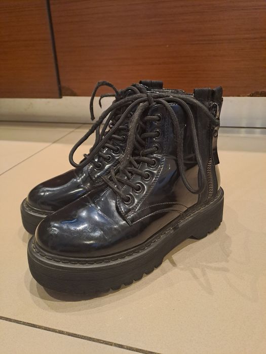 Botki lakierowane Cropp 36