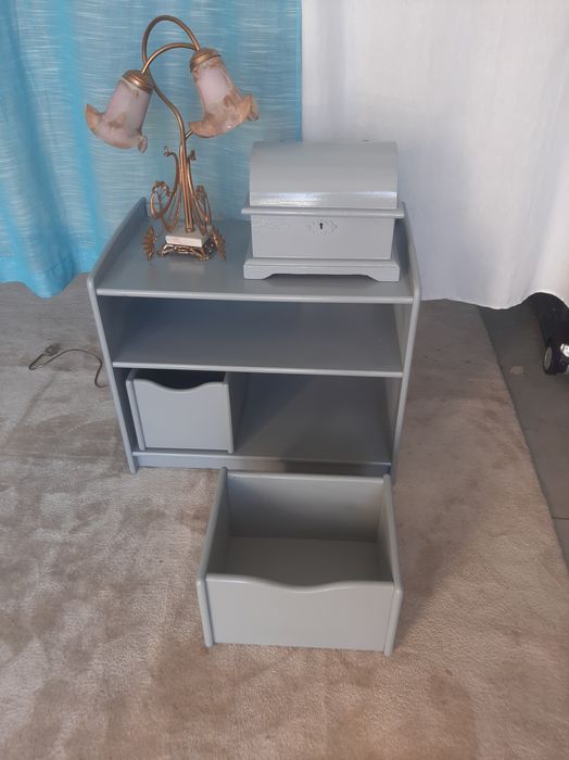 Movel com prateleiras