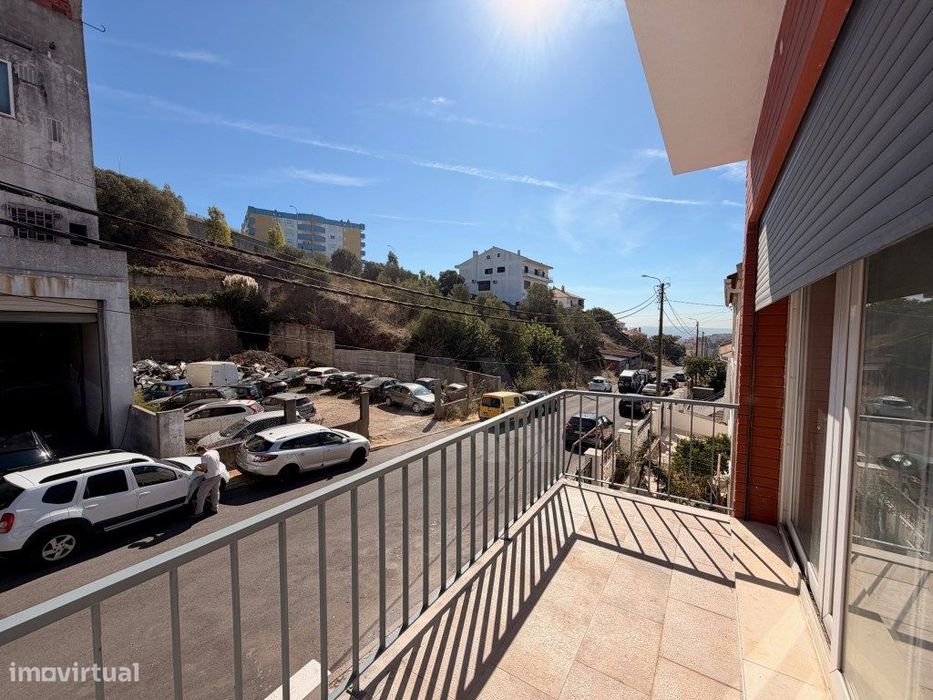 Moradia T4 em Mina de Água, Amadora