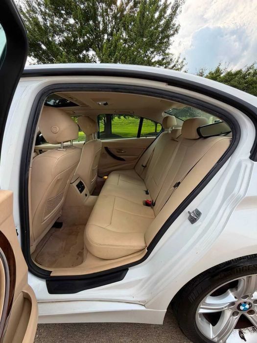 BMW 3 Series 320i      2015
