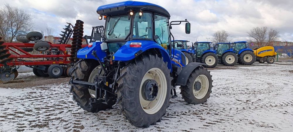Трактор Нью Холанд T5 110 s