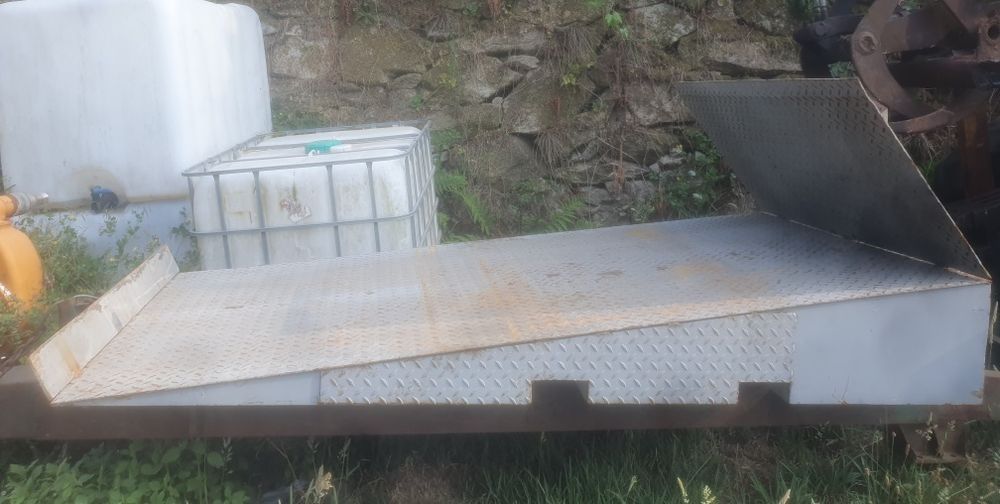 Rampa para acesso de cadeira de rodas ou empilhadores