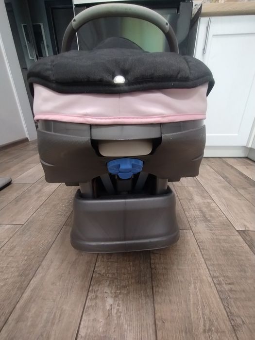 Автокрісло люлька chicco з базою