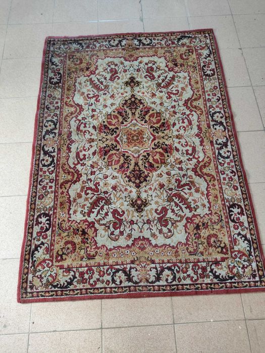 Tapete persa em bom estado 175 x 125 cm