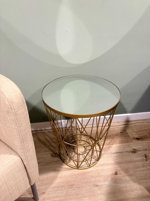 Mesa de apoio com espelho