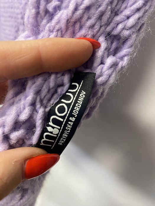 Minouu Przybylska jordanov liliowy sweter wełna dzianina motyl oversiz