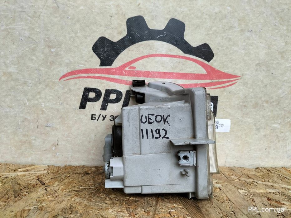 Lexus IS II 2005-2010 Фара противотуманная левая туманка