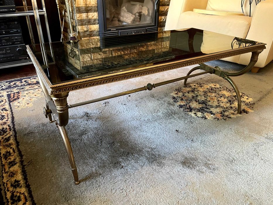 Mesa de Centro em Vidro Fumado e Estrutura Metálica