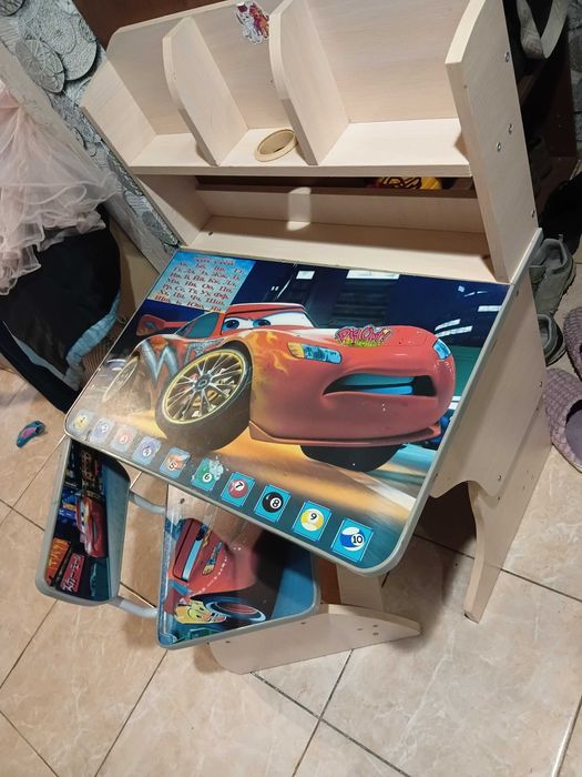 Дитяча парта зі стільцем