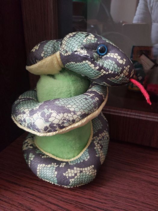 Продам копилку змея.