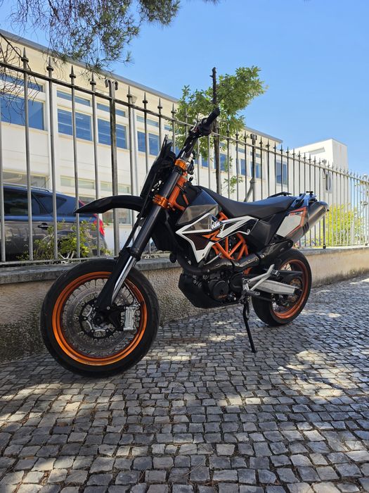 Vendo KTM 690 supermotard