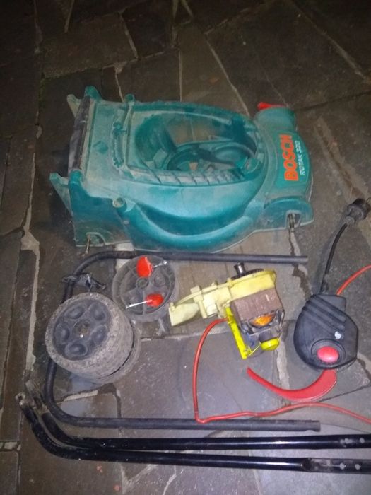 Газонокосілка Бош 320