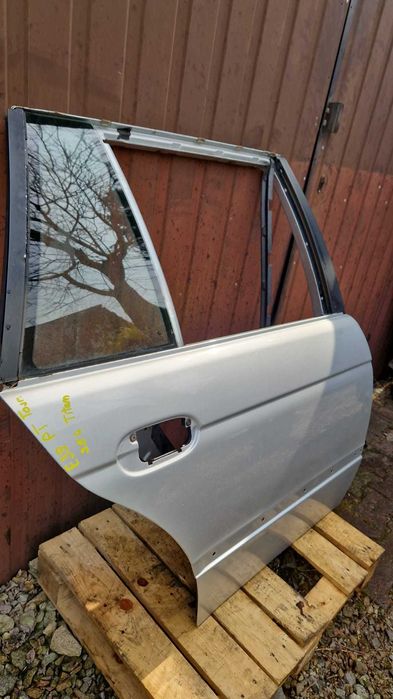 BMW E39 Drzwi prawy tył kombi lakier 354 Titan silber prawe tylne