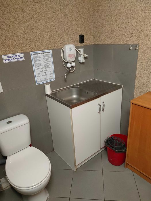 LOKAL Do Wynajęcia   po drugiej stronie Biedronka