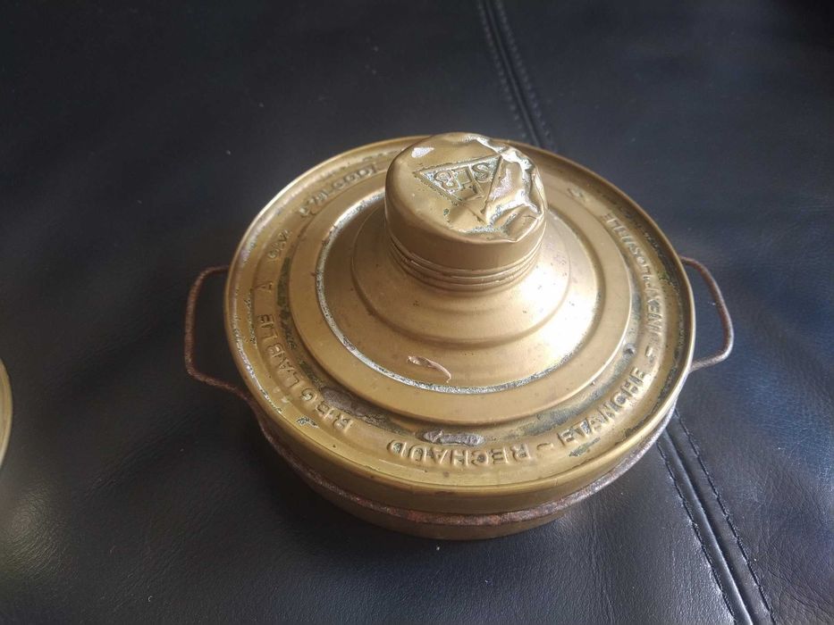 Antigo fogareiro portatil, a alcool, em latão dourado. Finais seculo XIX, inicio seculo XX