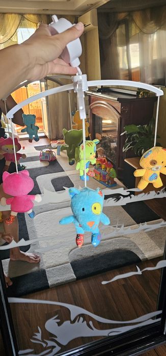 Продам музыкальный мобиль в кроватку