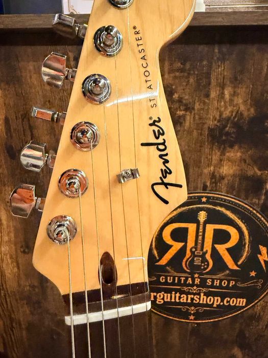 Guitarra Fender Standard Stratocaster HSS Candy Red