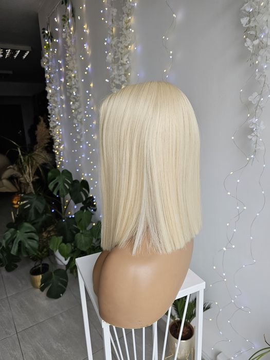 Lekka blond peruka Zyta lacefront naturlany efekt jasny blond