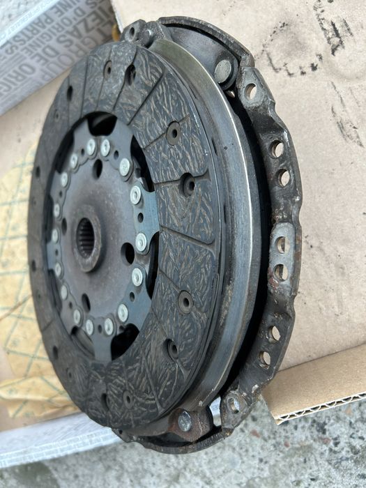 Комплект сцепления Renault 302058134R