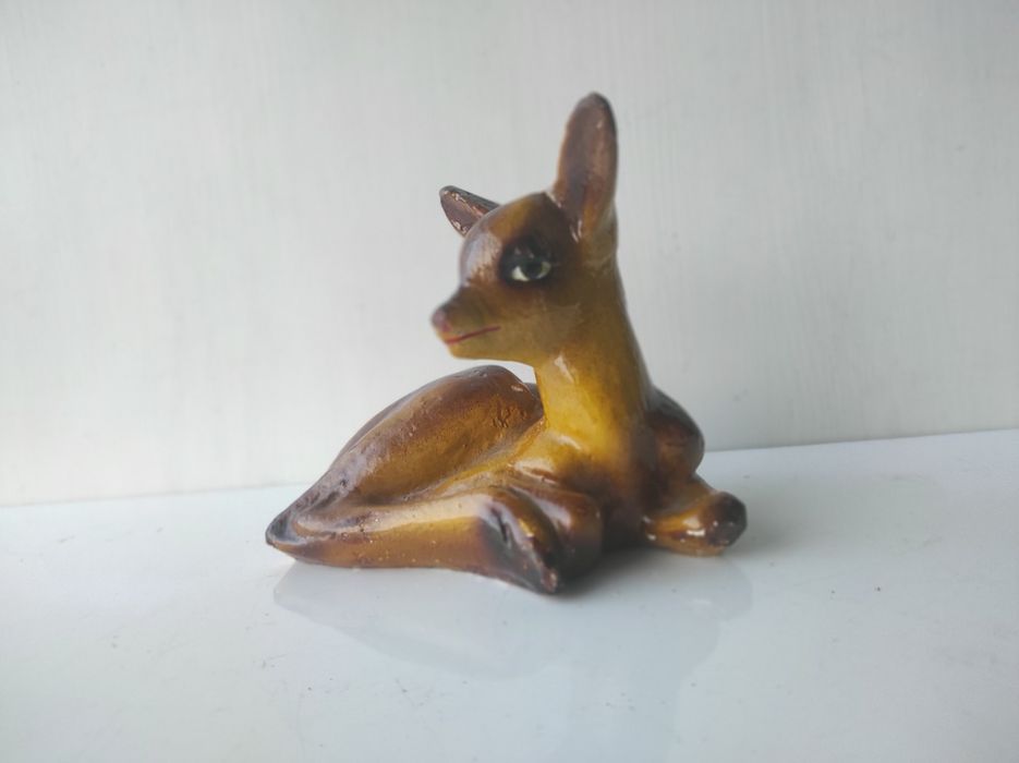 Sarna, piękna stara figurka