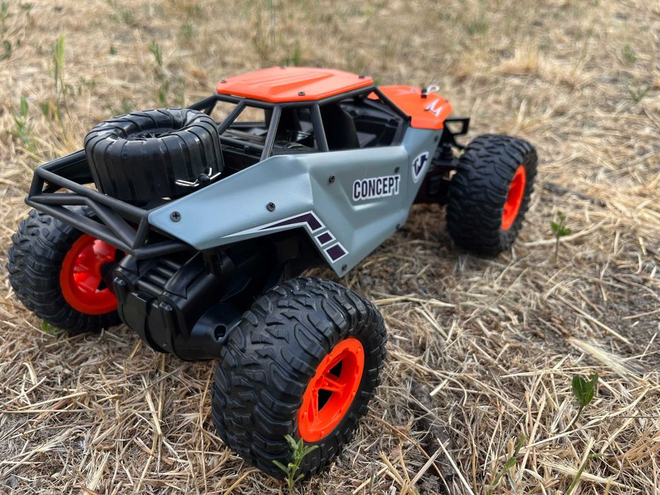 Машинка на пульту на радіокеруванні 1:16 ЯКІСНА ВЕЛИКА 2АКБ