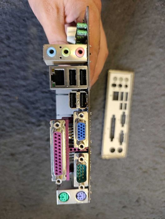 mini-ITX материнська плата Foxconn 45cs/45csx