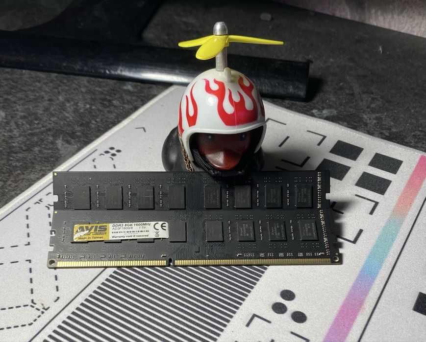 Оперативна памʼять DDR3 16gb (2x8)