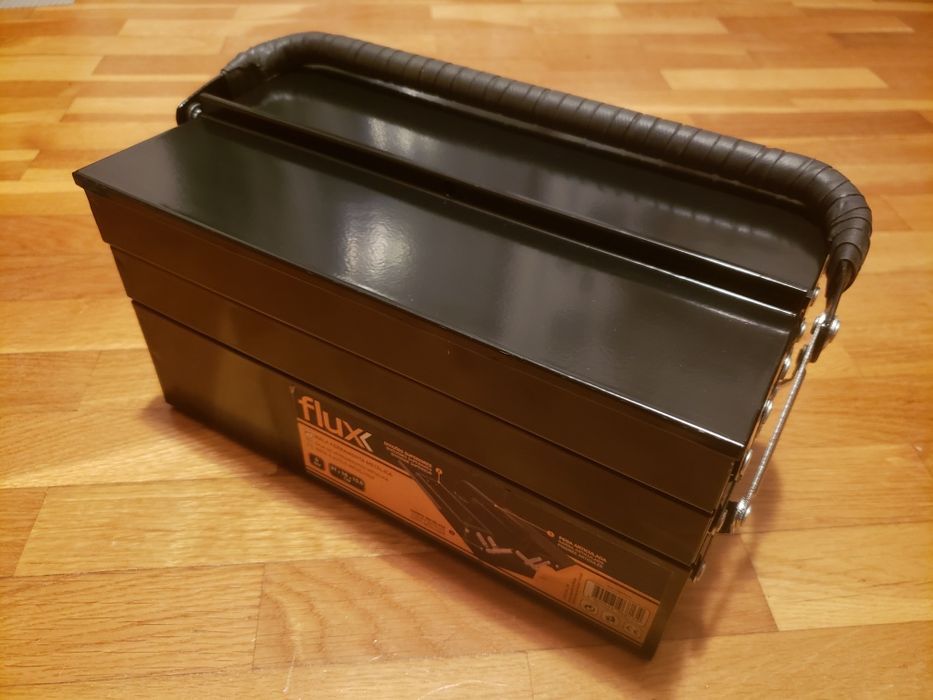 Caixa de ferramentas em metal