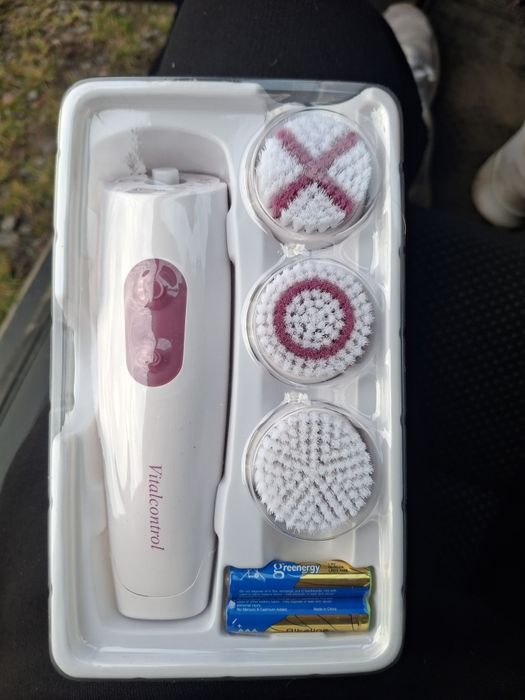 Щітка для очищення обличчя