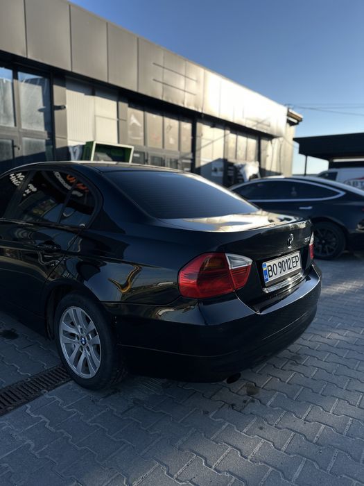 Продам bmw e90. 318.2.0