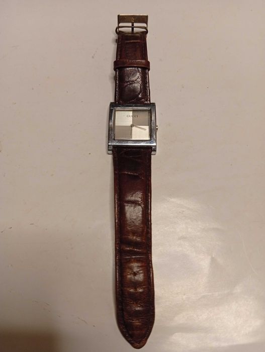 Продам часи Gucci 83011М кварцевые.