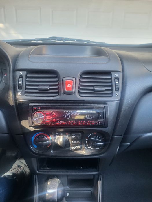 Nisan  Almera 2005rok