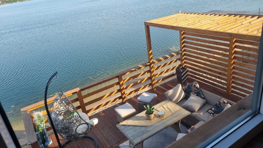 Domek nad jeziorem w Spalonej z własną plażą