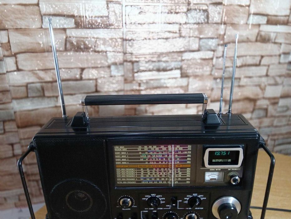 Radio Escuta Pan Crusador-X  12 Band