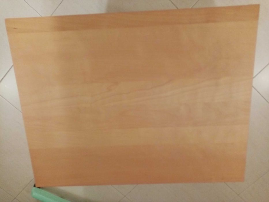 Mesa de cabeceira ou apoio