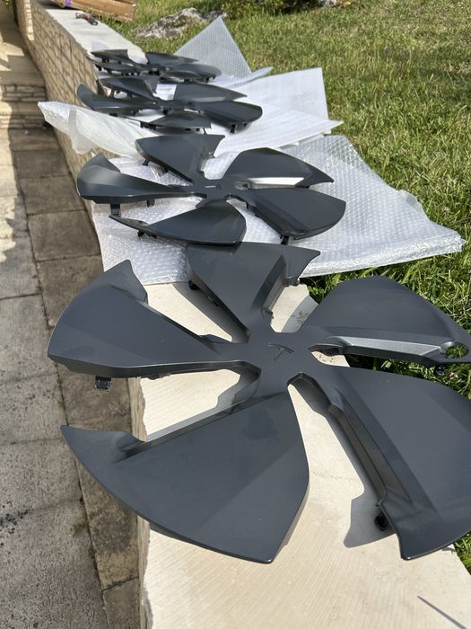 Tampões originais para Tesla Model Y Juniper 19",