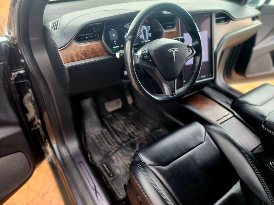 Продам Tesla model X 18 год 100D