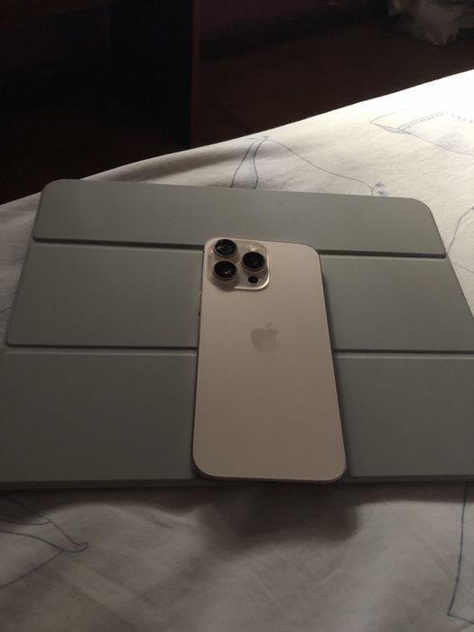 Iphone 16 pro max desert