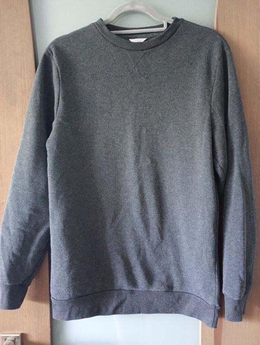 Szara bluza bez wzoru