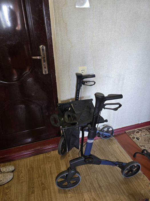 Ходунки для інвалідів