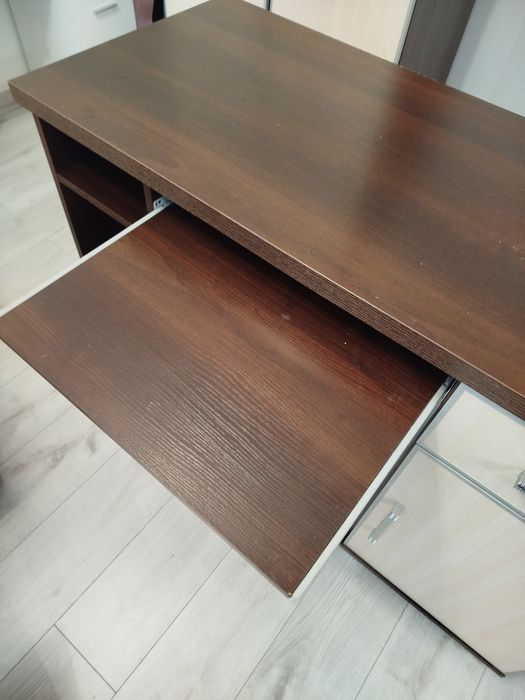 Komplet mebli Bodzio: szafa, łóżko, biurko, regał - bardzo dobry stan