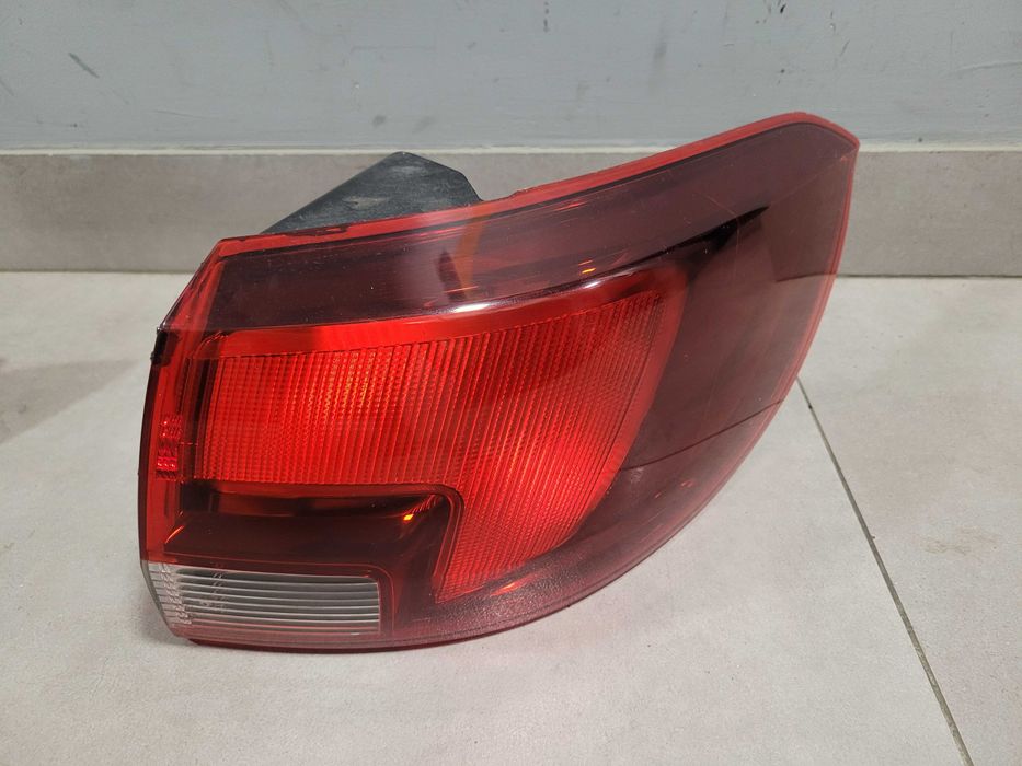 Lampa prawy tył prawa tylna Opel Astra V K Kombi w błotnik 1342.7517