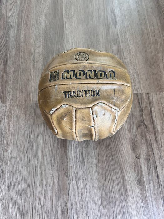 Bola retro, couro inglesa futebol MUNDO Tradicion.