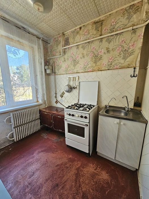 Продаж 2 - кімнатної квартири. вул. Генерала Радієвського