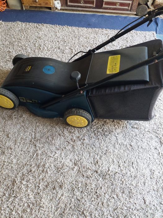 Vendo corta relvas usado mas impecável