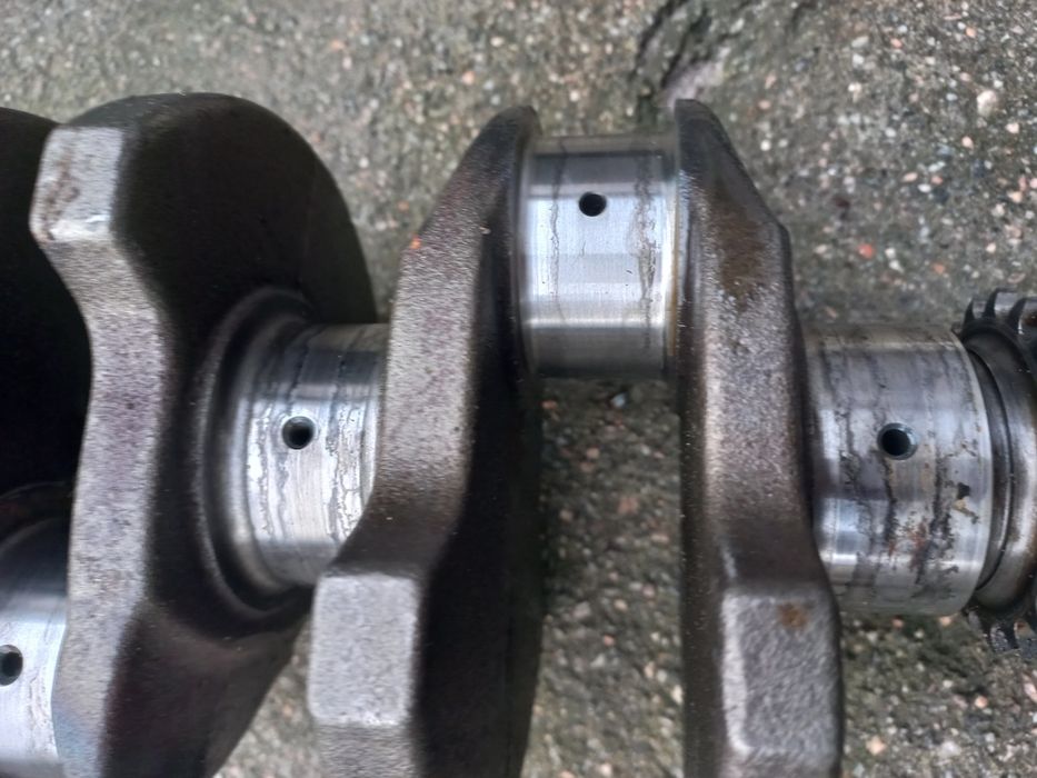 Продам колінчастий вал.коленвал 21213