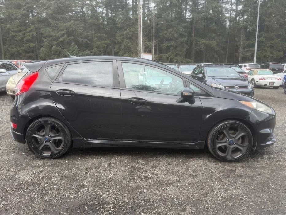 Ford Fiesta ST      2015